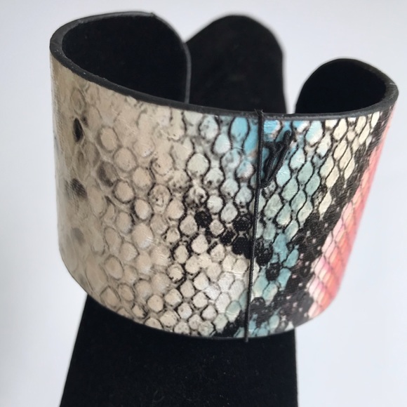 Cuff - Snakeskin Pattern Cuff Bangle Bracelet - Picture 7 of 8